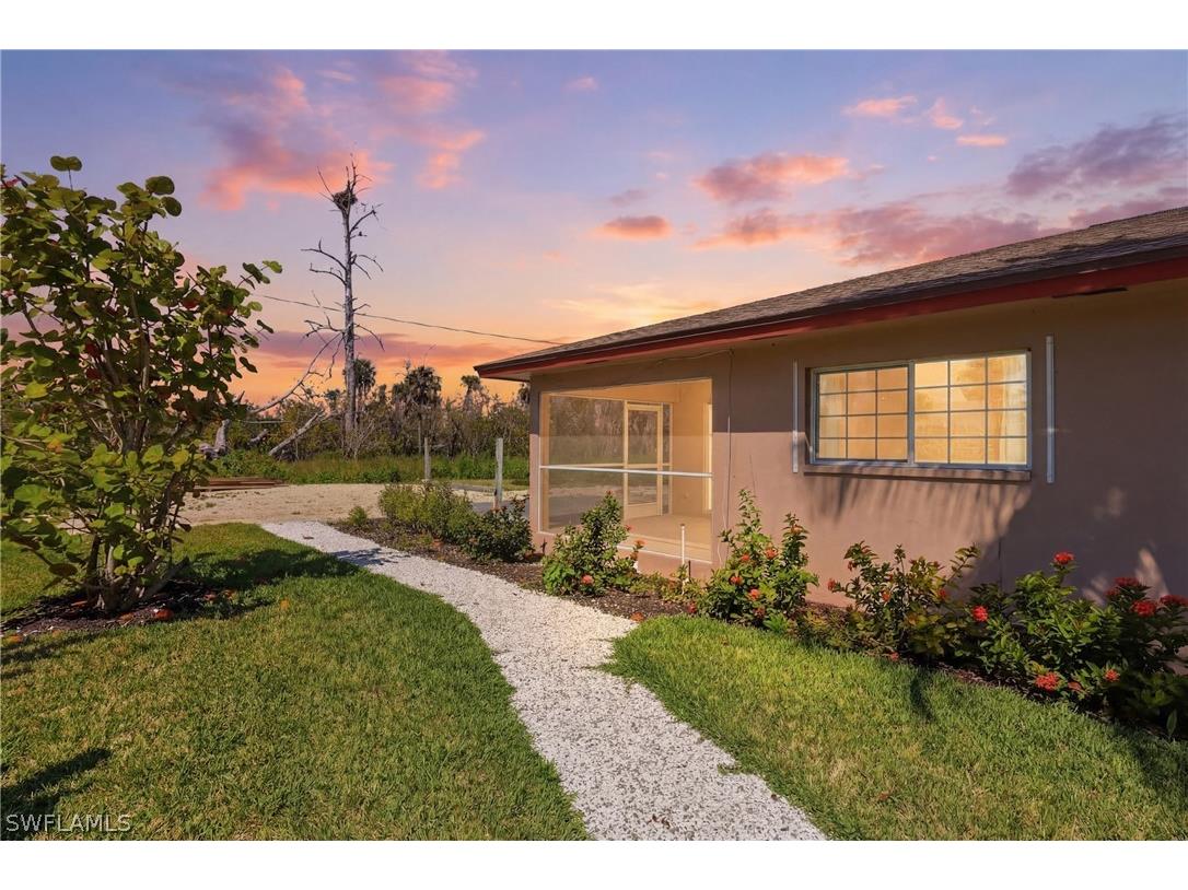 1046 Periwinkle Way Sanibel FL 33957 226011522 image1