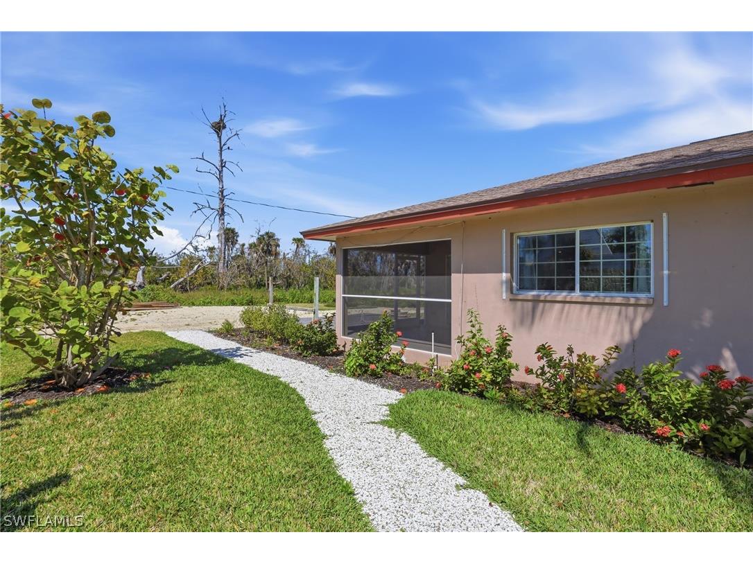1046 Periwinkle Way Sanibel FL 33957 226011522 image2