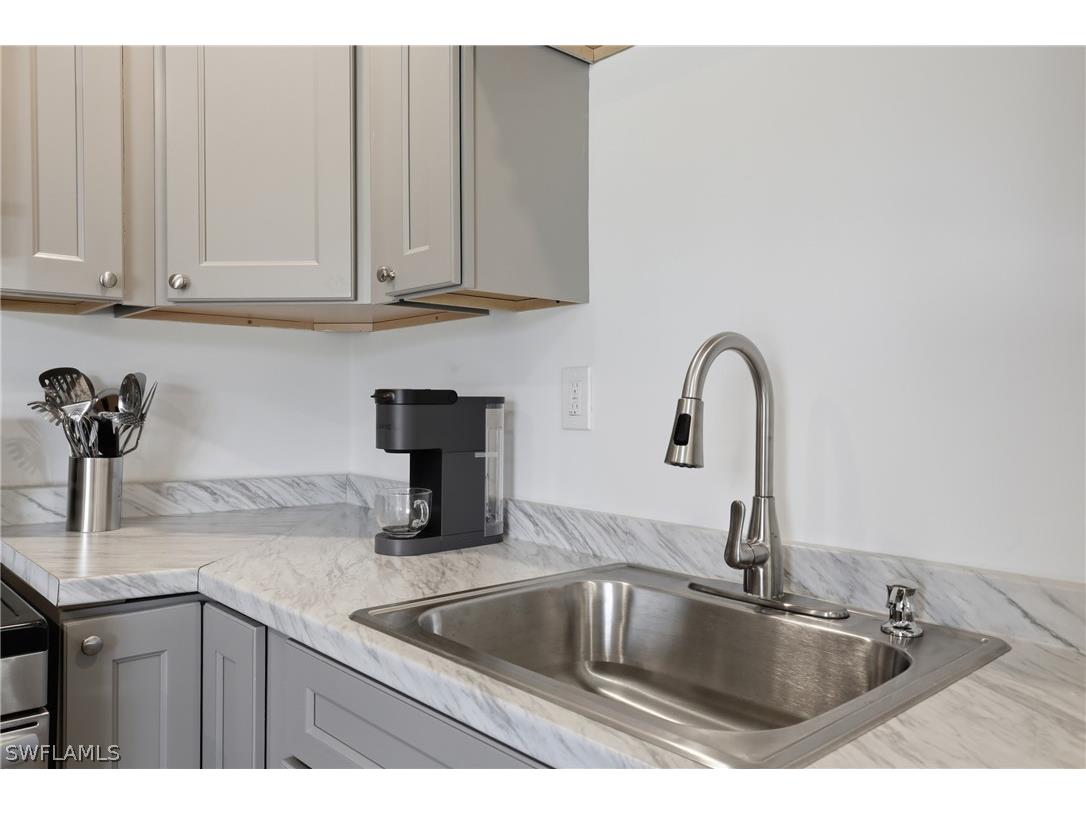 1046 Periwinkle Way Sanibel FL 33957 226011522 image24