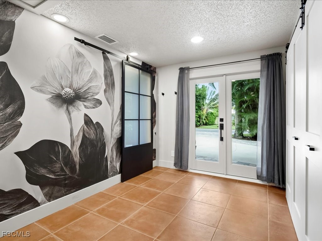 1046 Sperling Avenue Naples FL 34103 2025022396 image2