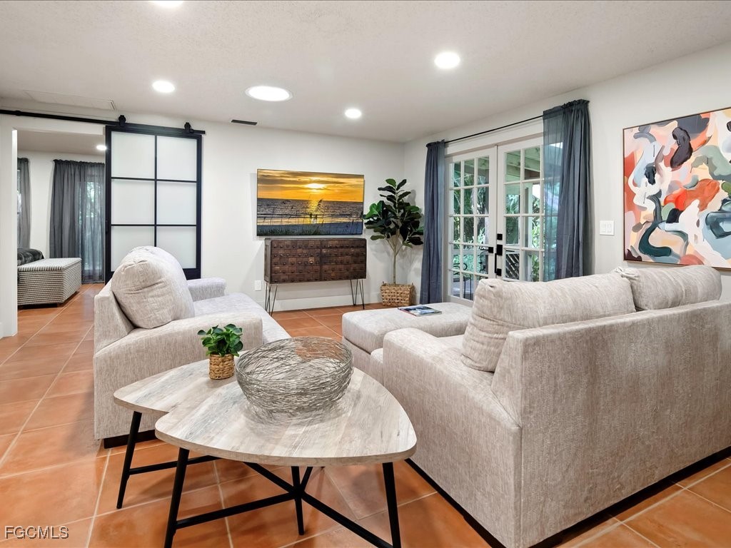 1046 Sperling Avenue Naples FL 34103 2025022396 image5