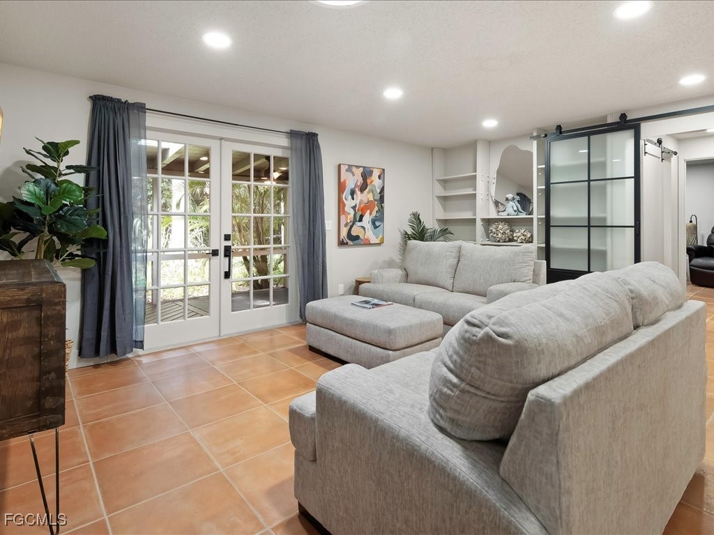 1046 Sperling Avenue Naples FL 34103 2025022396 image6