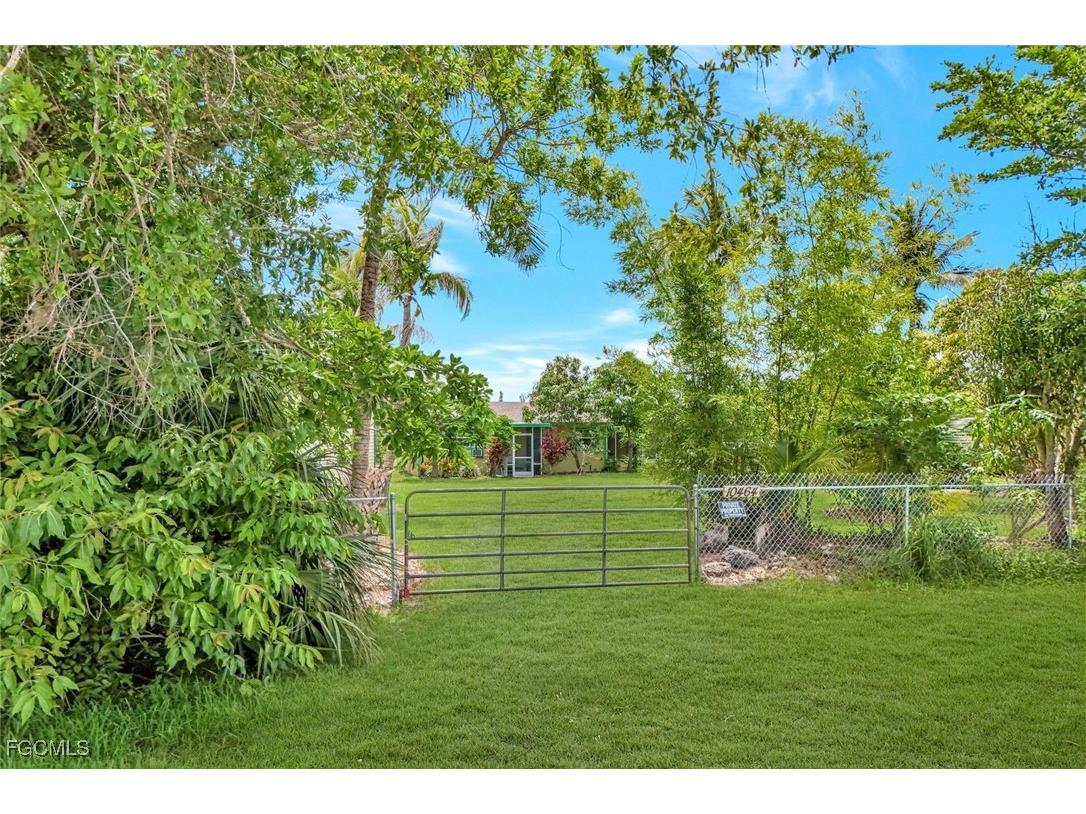 10464 Betsy Parkway Saint James City FL 33956 2025001113 image2