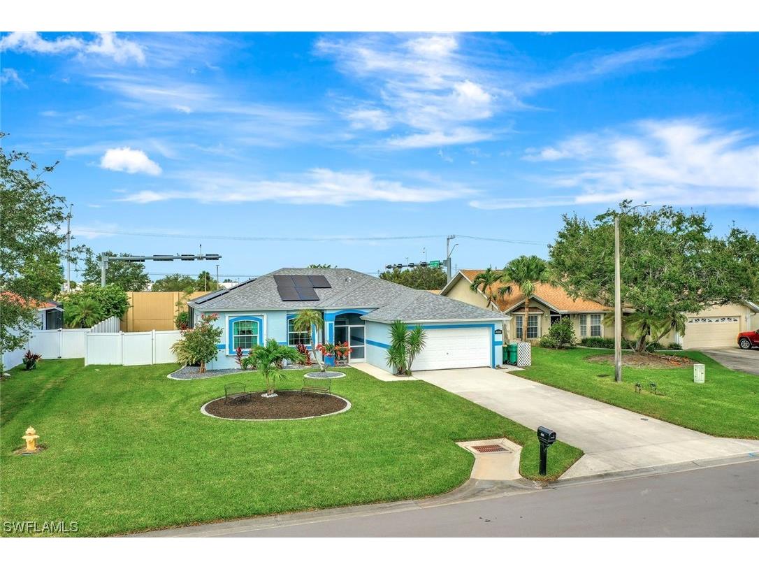 1047 Grove Drive Naples FL 34120 223065356 image1