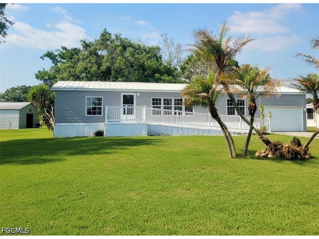 1047 Mayford Lake Road Moore Haven FL 33471 2026017785 image1