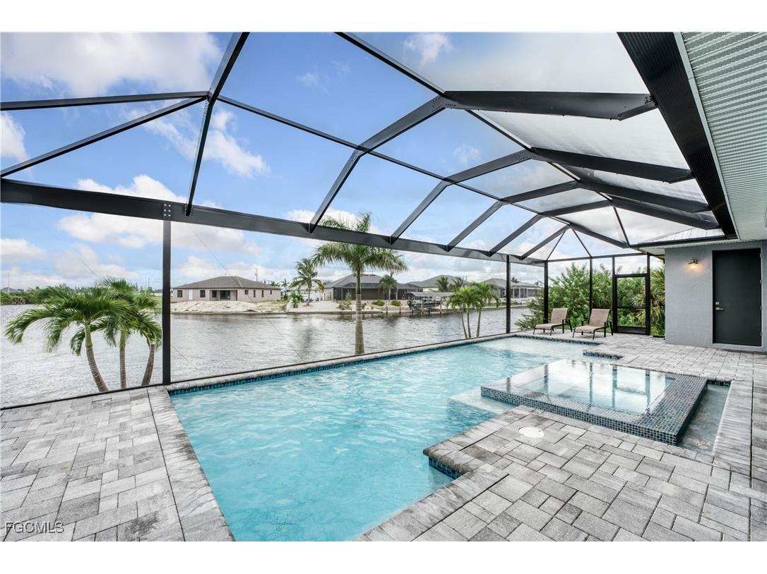 1047 NW 33rd Avenue Cape Coral FL 33993 2025017322 image1