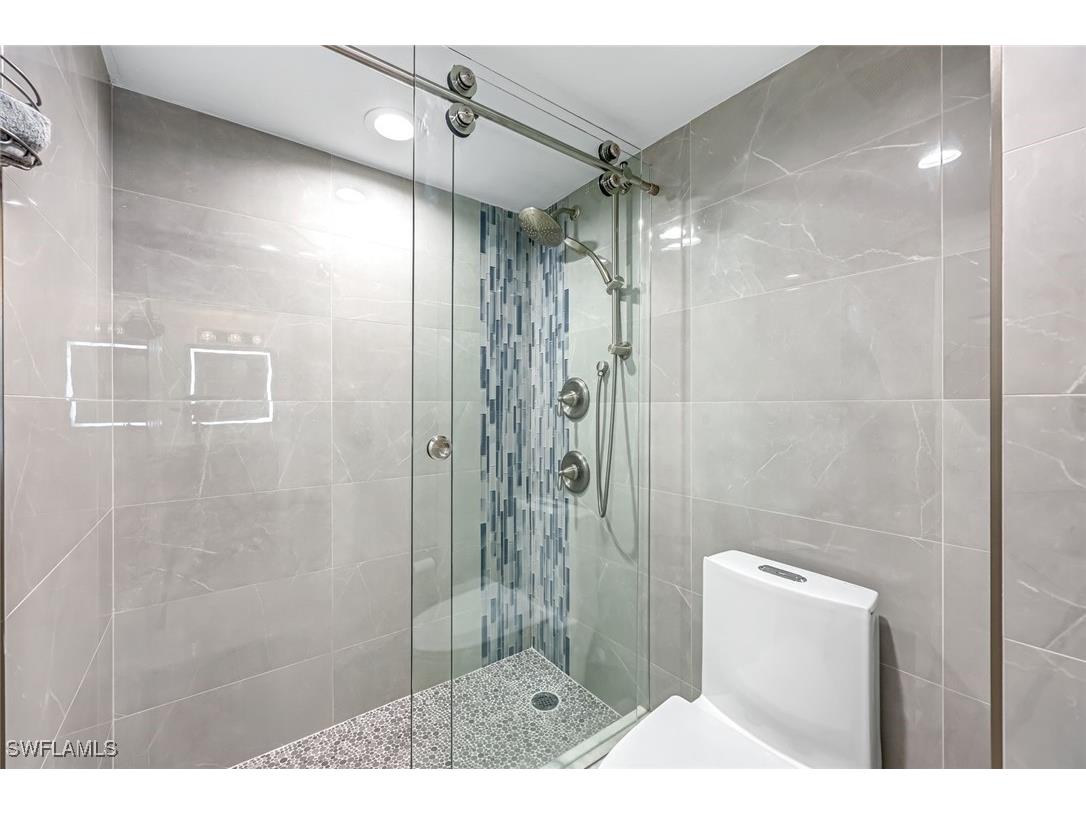 10475 Gulf Shore Drive #112 Naples FL 34108 225076216 image15