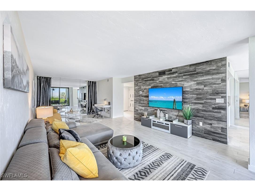 10475 Gulf Shore Drive #112 Naples FL 34108 225076216 image2