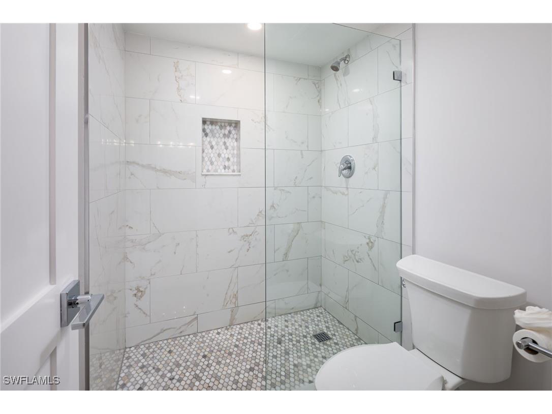 10475 Gulf Shore Drive #115 Naples FL 34108 225083823 image18