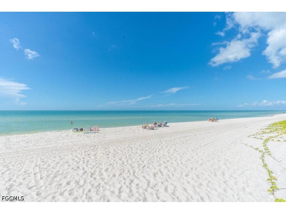 10475 Gulf Shore Drive #122 Naples FL 34108 2026016898 image2