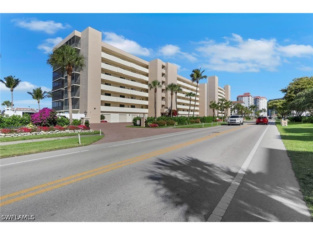 10475 Gulf Shore Drive #161 Naples FL 34108 226015865 image1