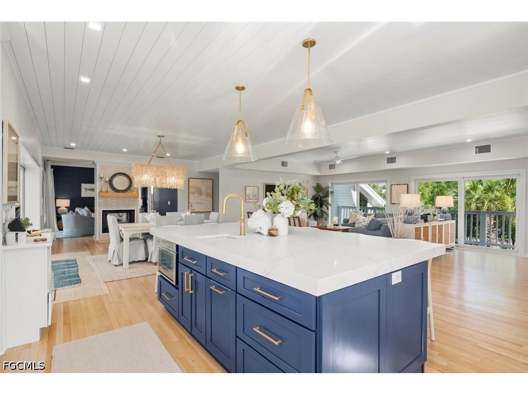 1048 Kings Crown Drive Sanibel FL 33957 2026027616 image12