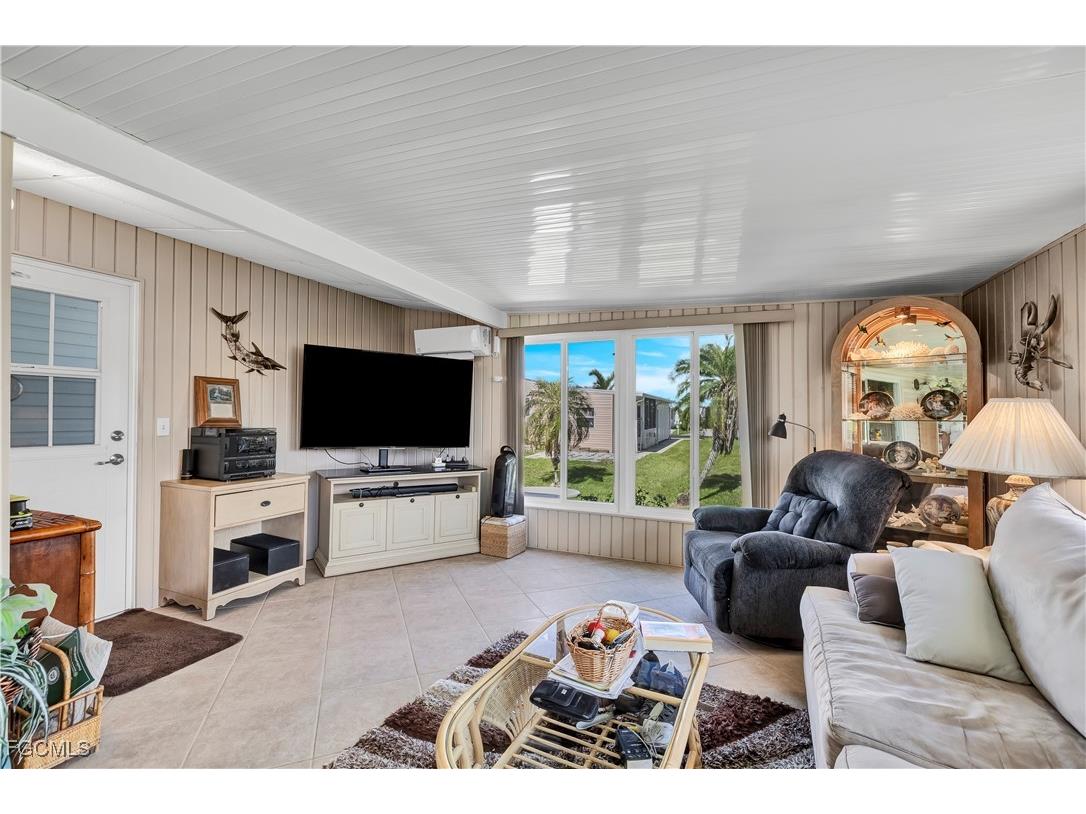 10482 Winchester Court Fort Myers FL 33908 2025006137 image5