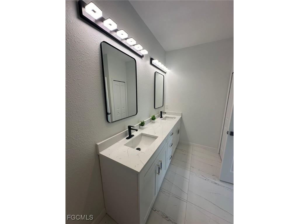 1049 Citrus Avenue S Lehigh Acres FL 33974 2025009538 image4