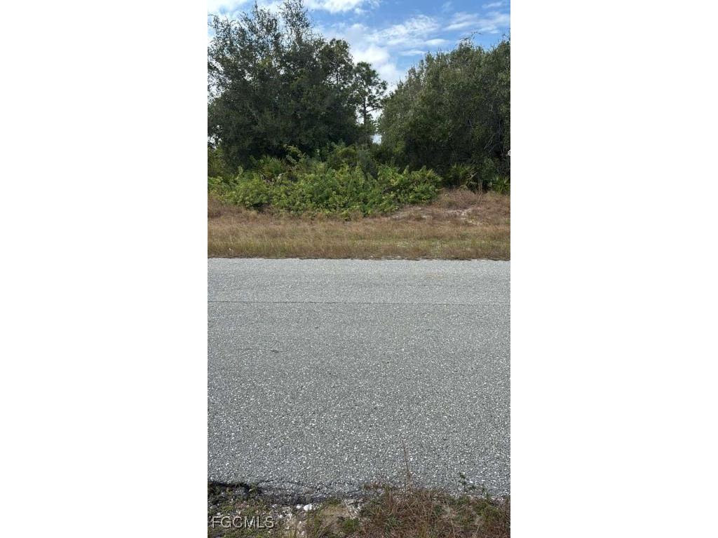 1049 Grant Boulevard Lehigh Acres FL 33974 2025023974 image2