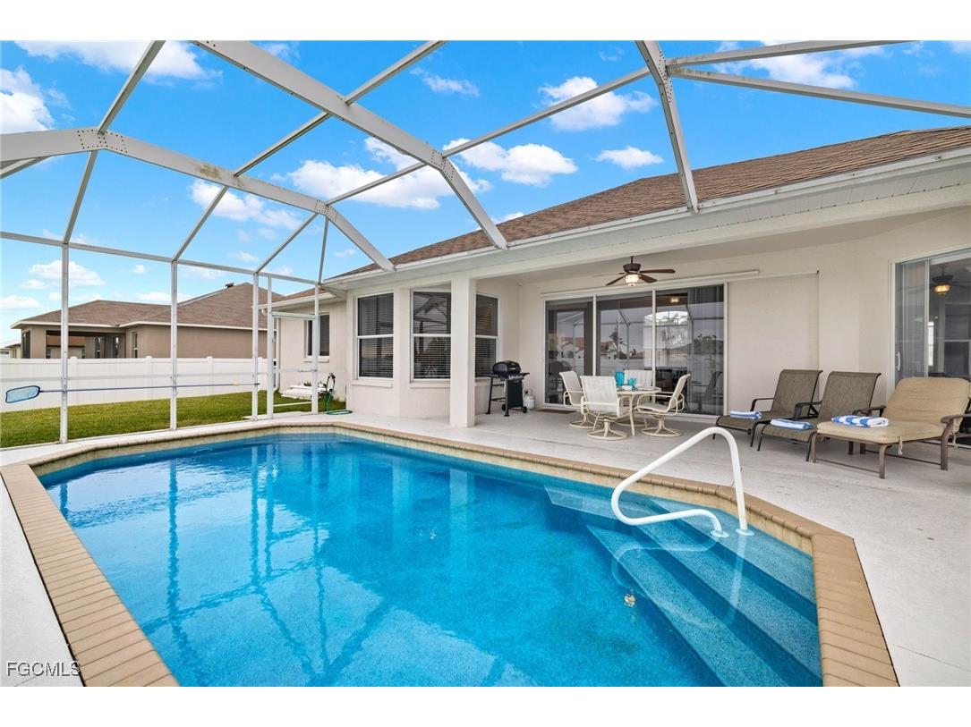 1049 NW 38th Place Cape Coral FL 33993 2025009792 image1