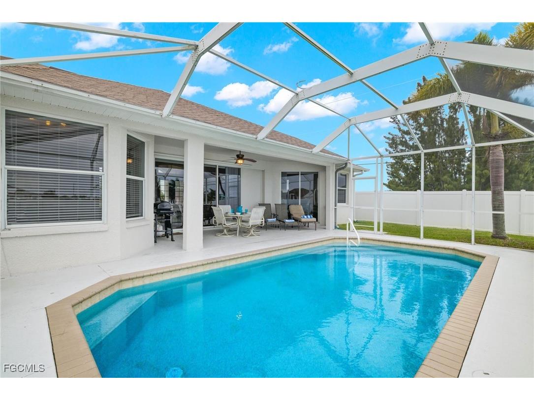 1049 NW 38th Place Cape Coral FL 33993 2025009792 image16
