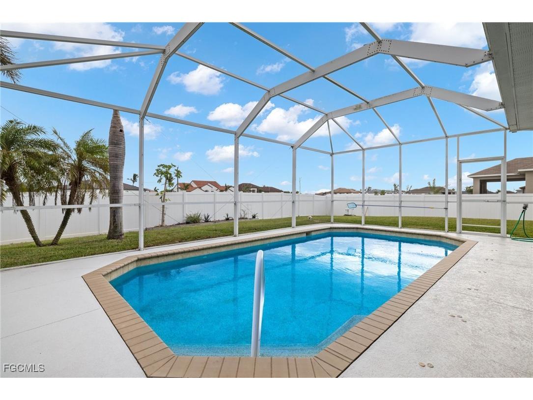 1049 NW 38th Place Cape Coral FL 33993 2025009792 image17