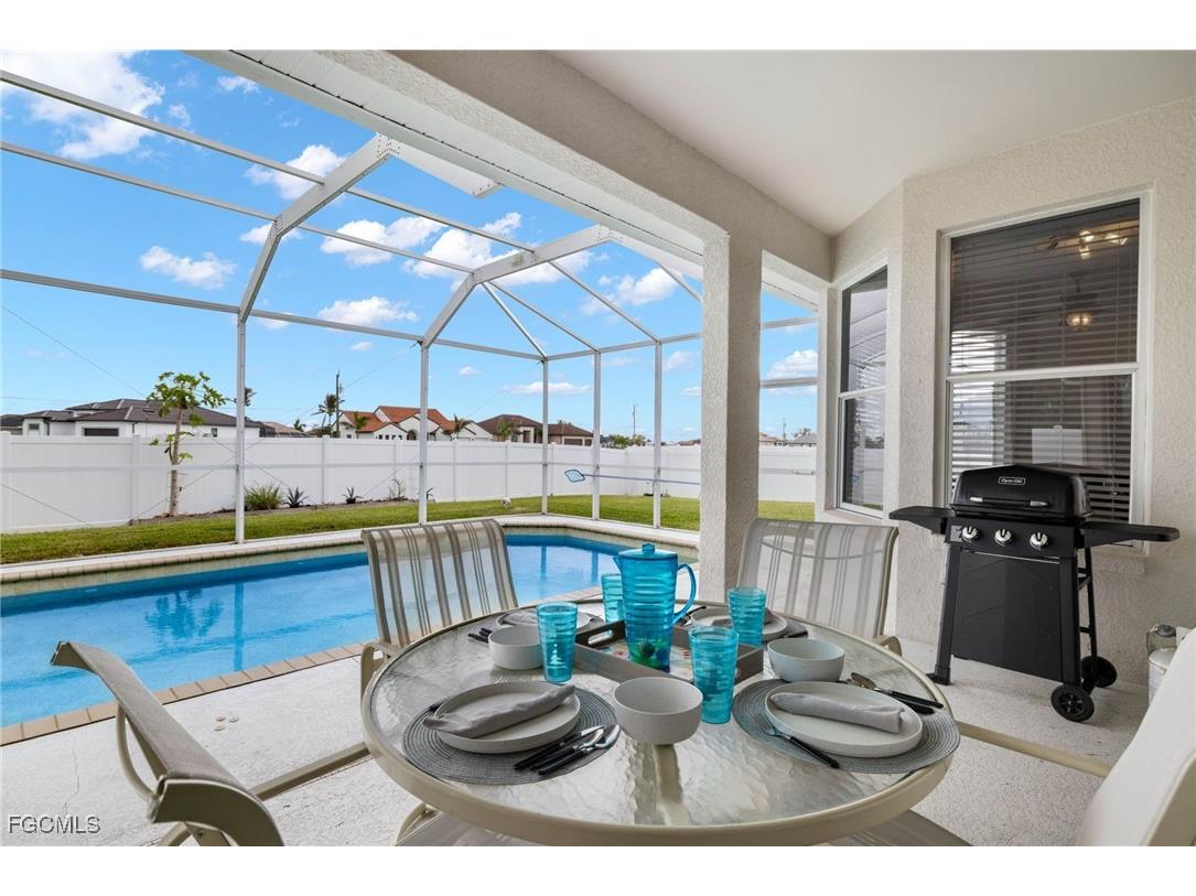 1049 NW 38th Place Cape Coral FL 33993 2025009792 image2