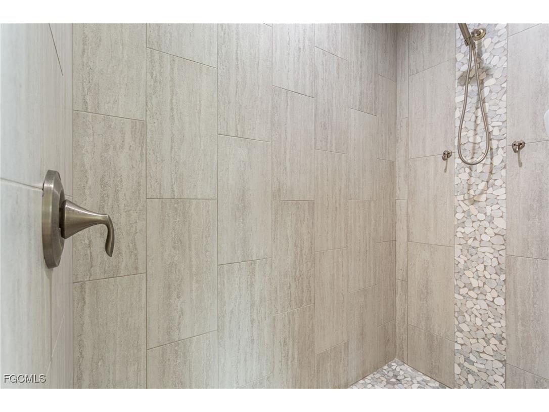 1049 Solar Court Labelle FL 33935 2025018809 image22