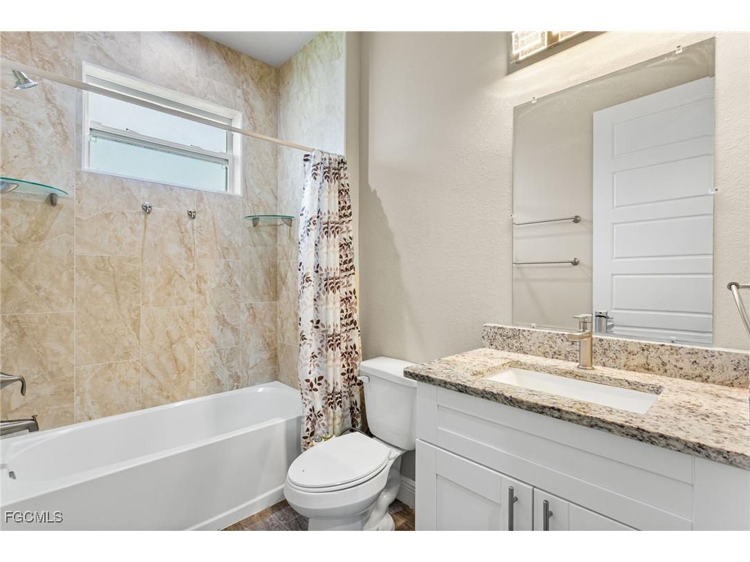 1049 Solar Court Labelle FL 33935 2025018809 image23