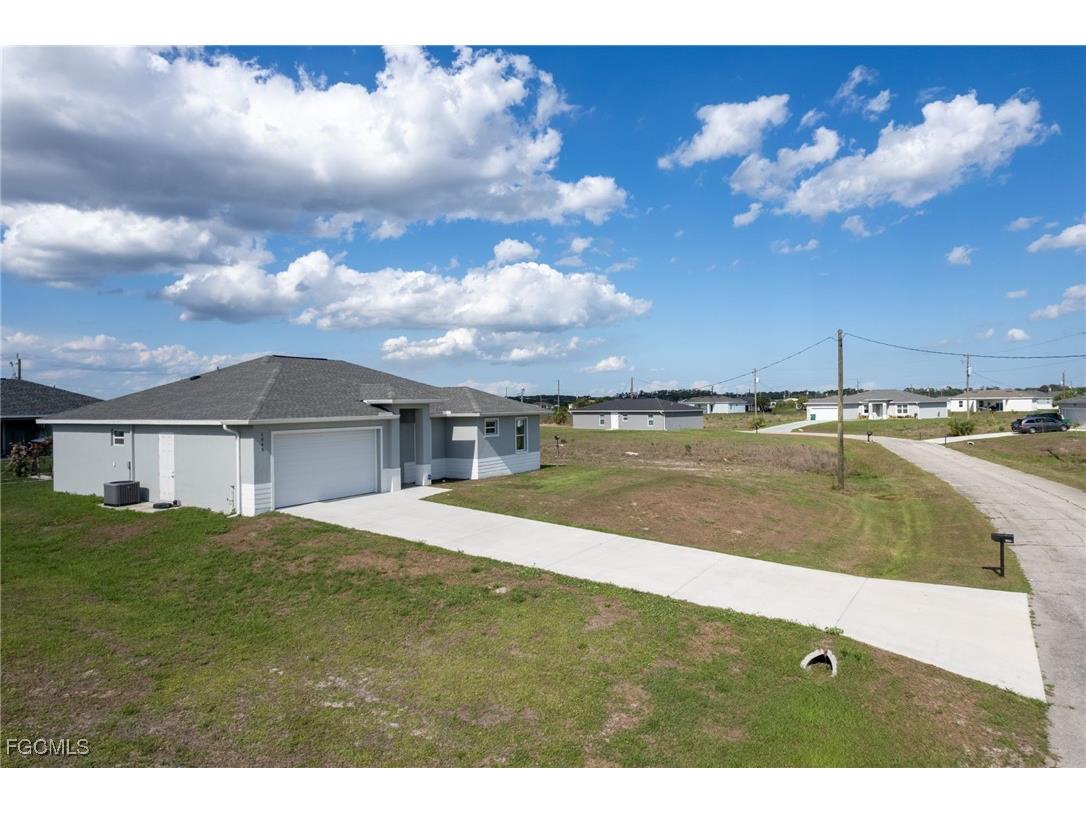 1049 Solar Court Labelle FL 33935 2025018809 image3