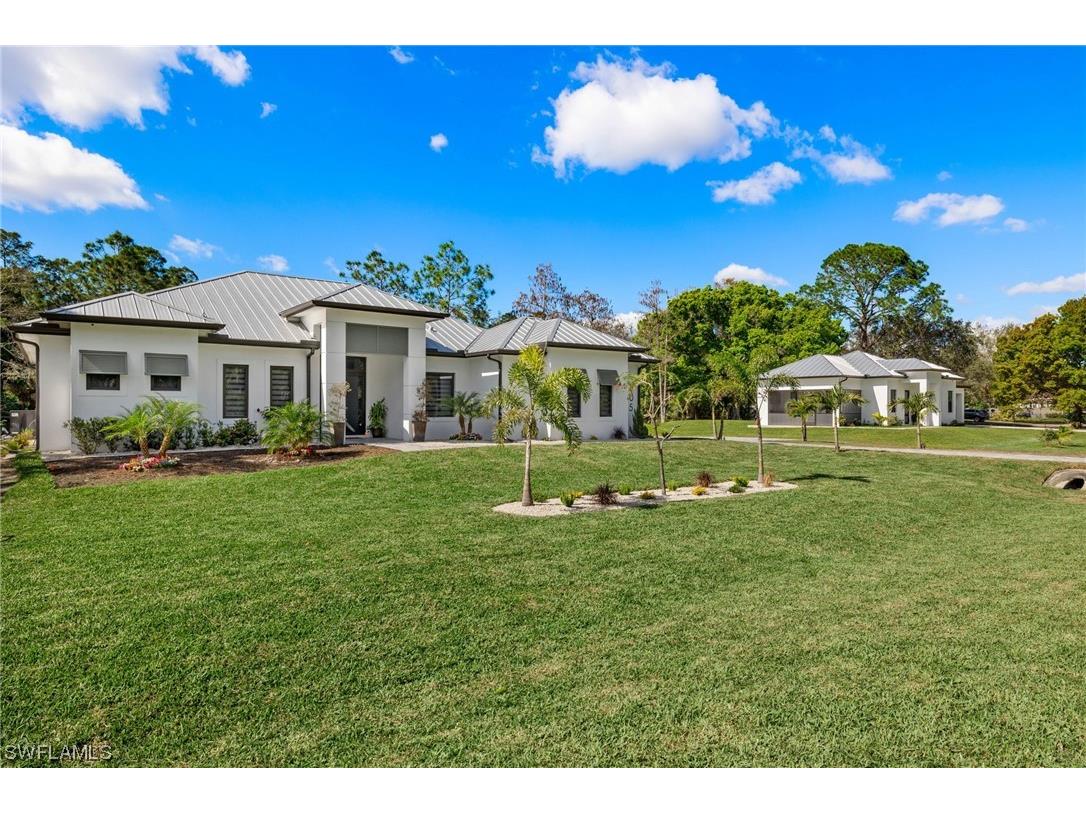 105 14th Street NE Naples FL 34120 224009616 image1