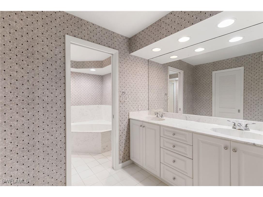 105 Clubhouse Lane #C189 Naples FL 34105 225072890 image16