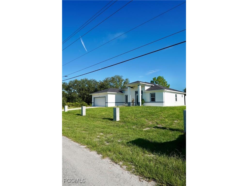 105 E 15th Street Lehigh Acres FL 33972 2025006852 image5