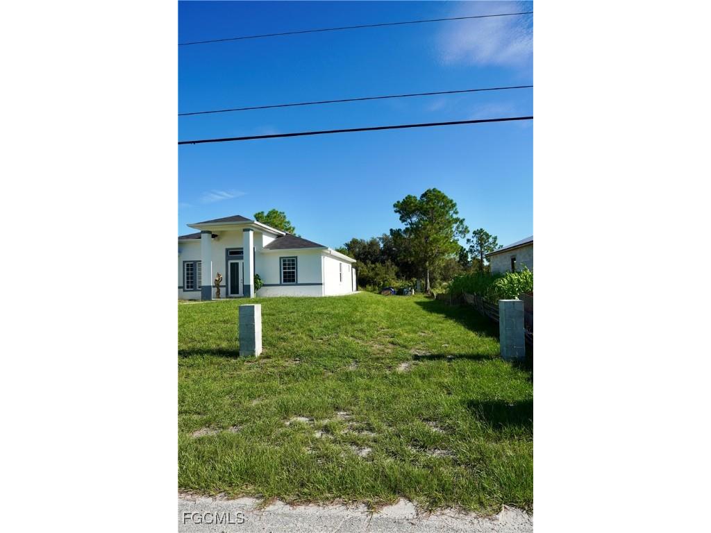 105 E 15th Street Lehigh Acres FL 33972 2025006852 image6