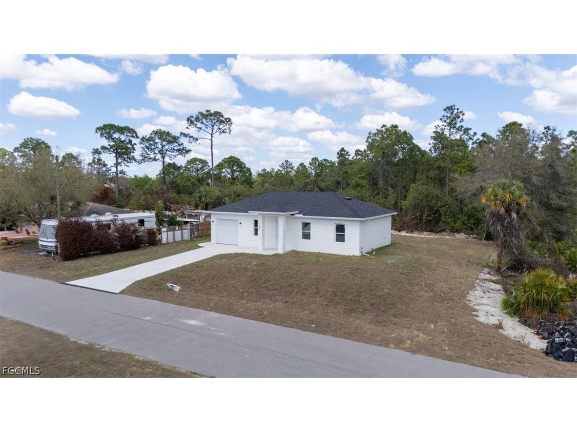 105 E 9th Street Lehigh Acres FL 33972 2026012878 image3