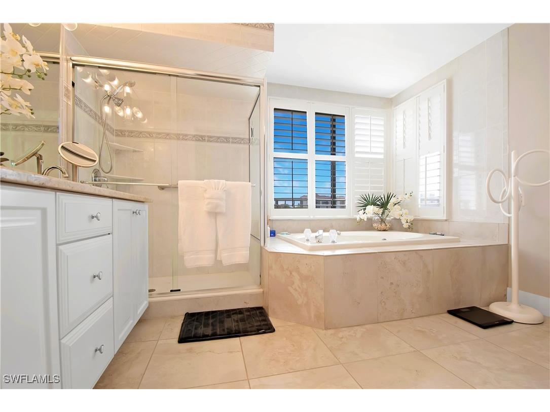 105 La Peninsula Boulevard #105 Naples FL 34113 225074305 image20