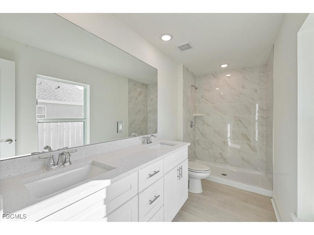 105 NW 14th Street Cape Coral FL 33993 2025018653 image17