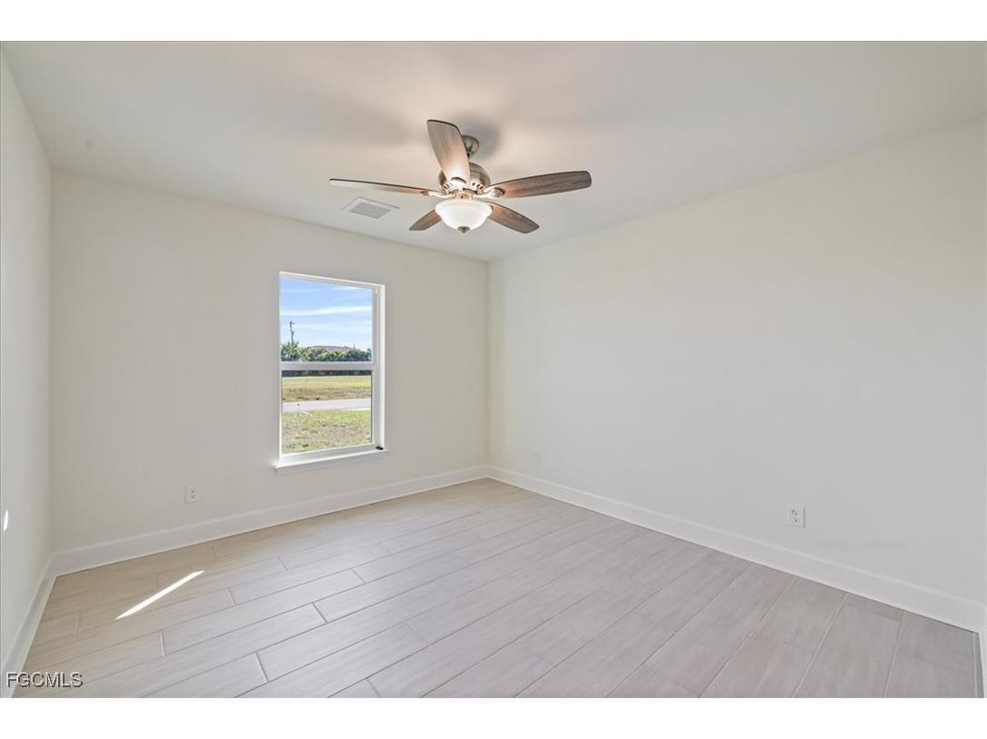 105 NW 14th Street Cape Coral FL 33993 2025018653 image18