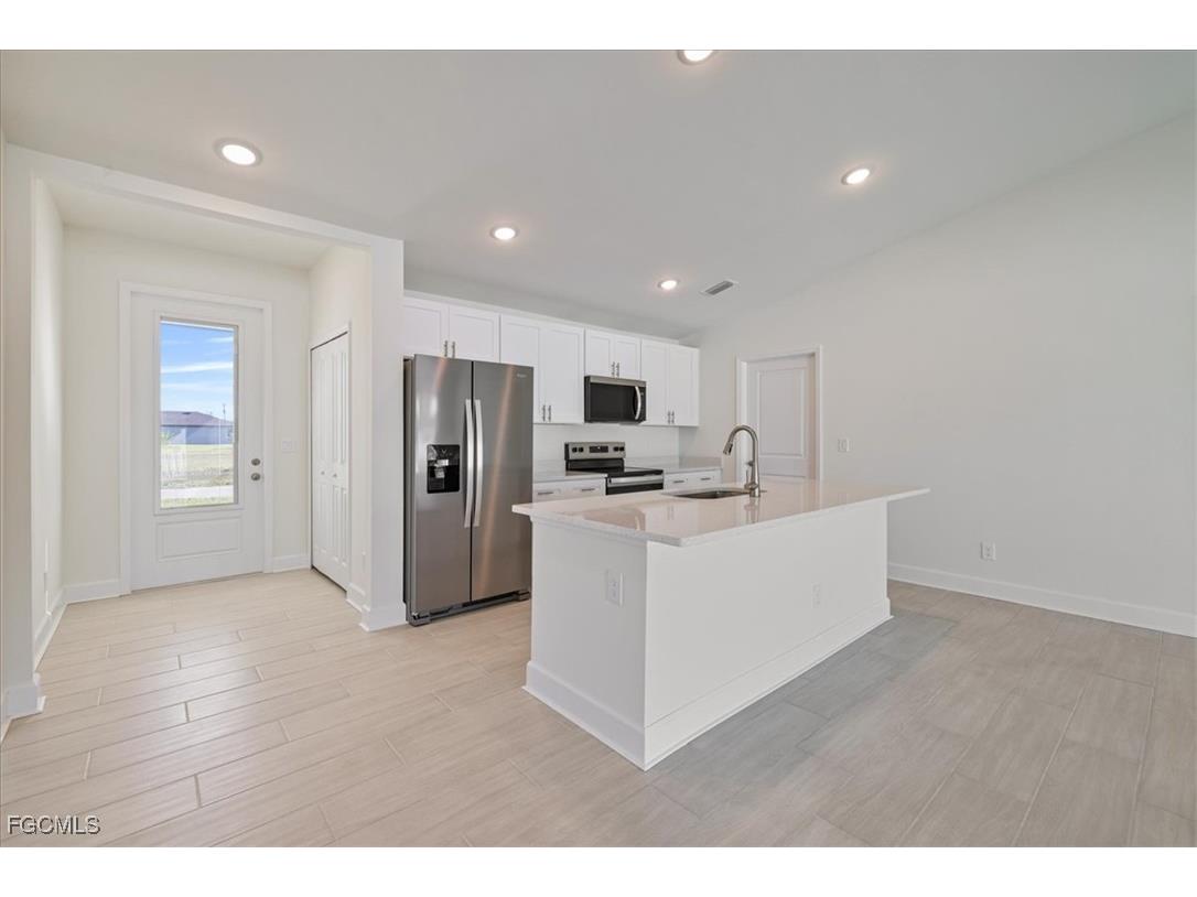 105 NW 14th Street Cape Coral FL 33993 2025018653 image6