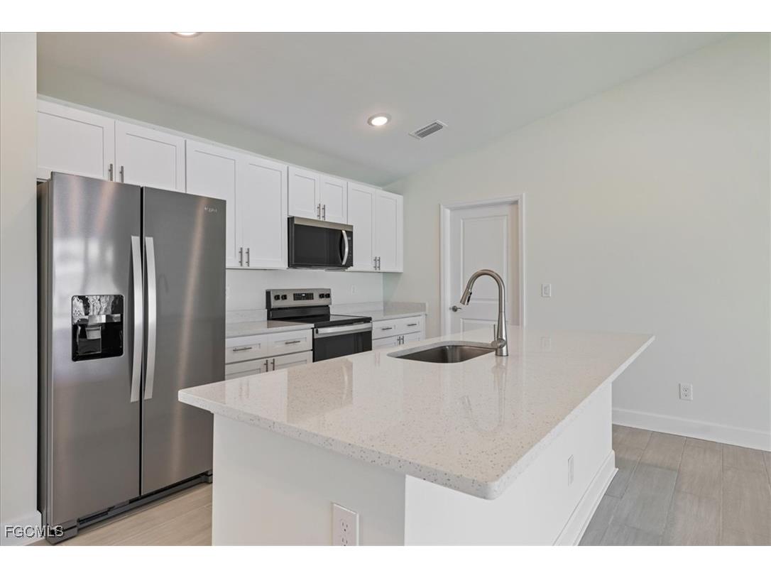 105 NW 14th Street Cape Coral FL 33993 2025018653 image8