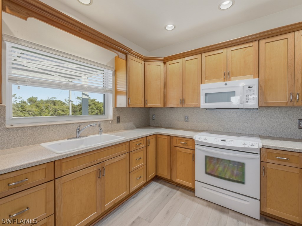 105 Pago Pago Drive W Naples FL 34113 226006121 image9