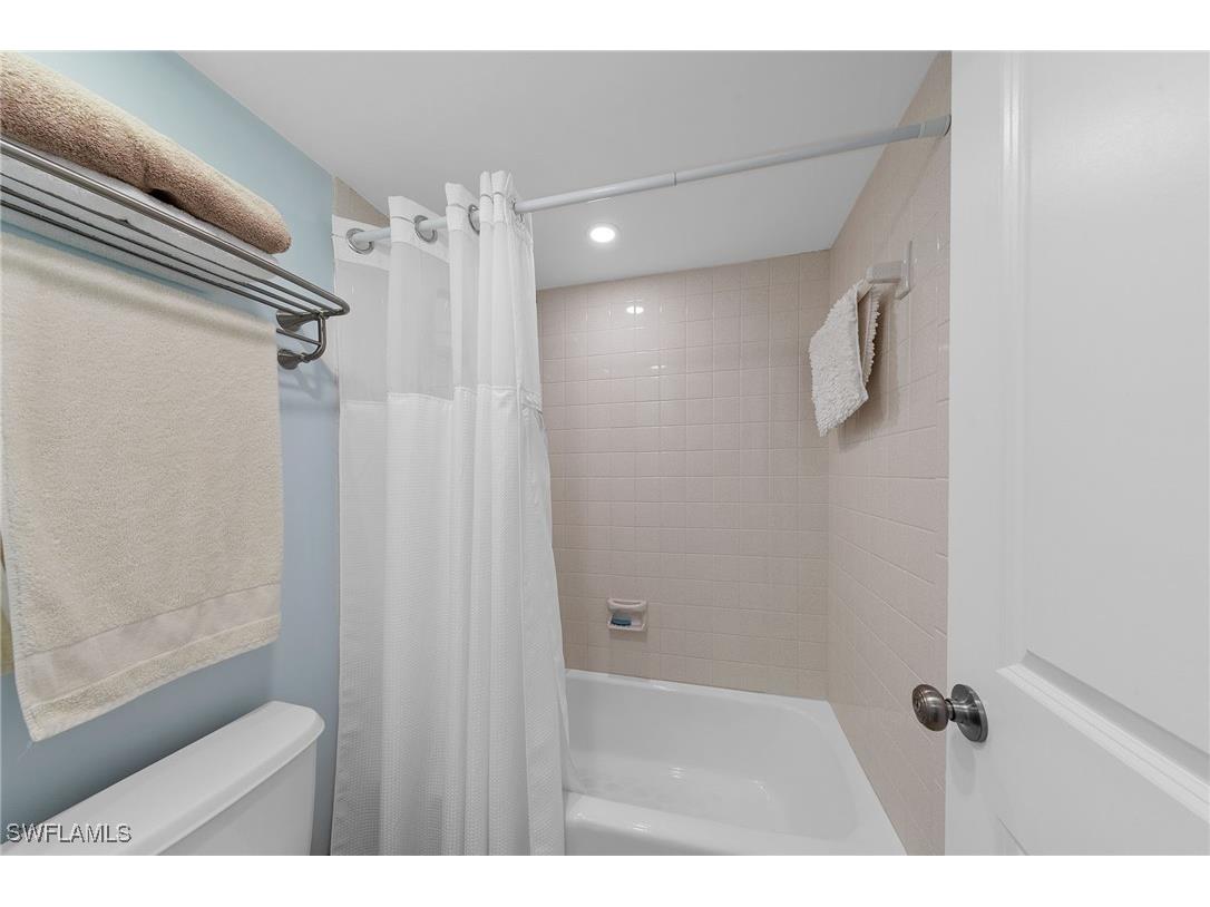 105 Penny Lane #5 Naples FL 34112 225085163 image22