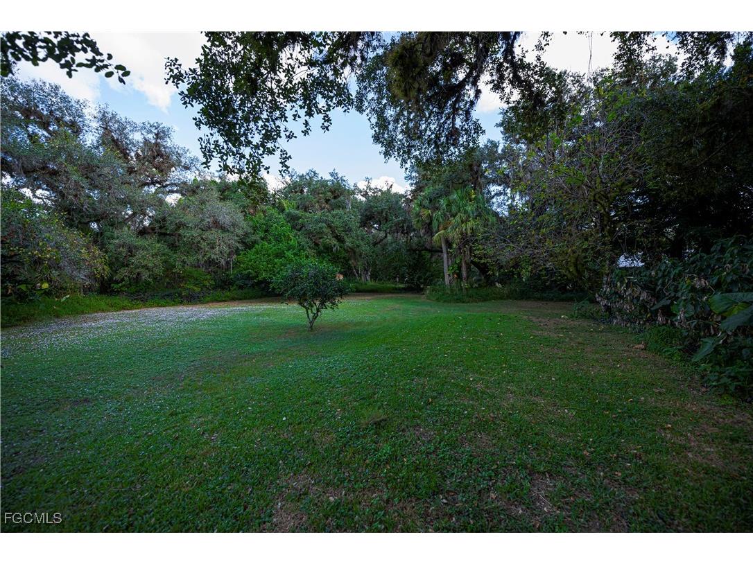 105 S Oak Street Labelle FL 33935 2025022401 image13