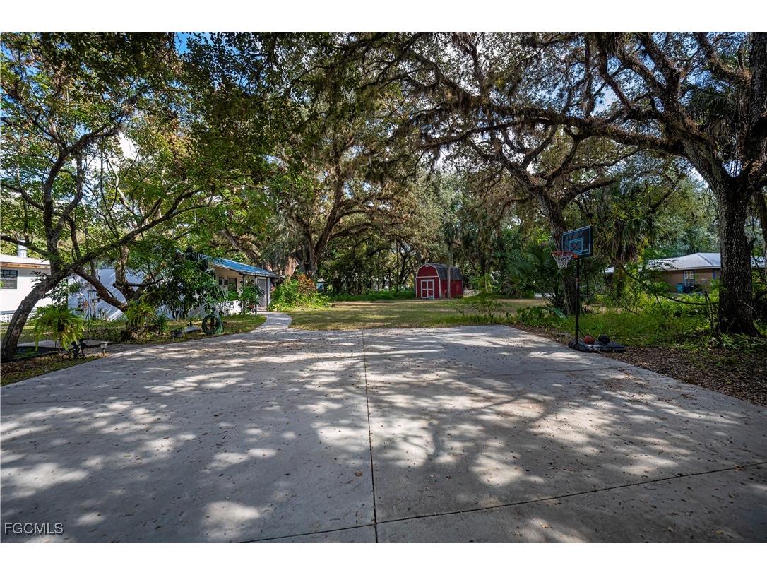 105 S Oak Street Labelle FL 33935 2025022401 image2