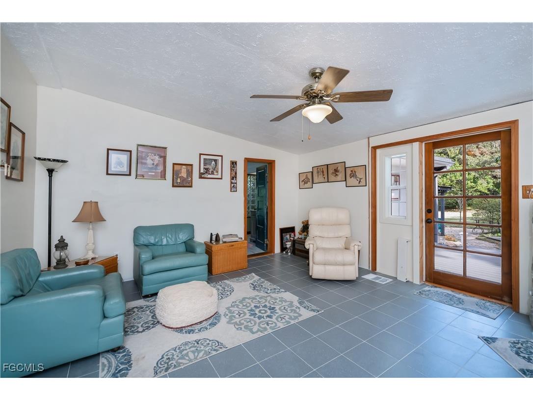 105 S Oak Street Labelle FL 33935 2025022401 image24