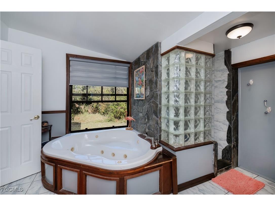 105 S Oak Street Labelle FL 33935 2025022401 image28