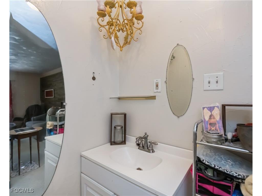 105 S Oak Street Labelle FL 33935 2025022401 image41