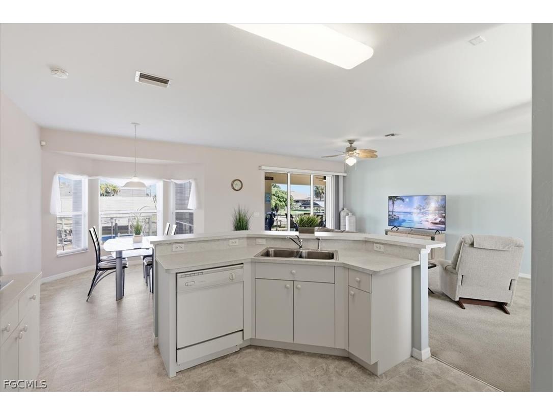 105 SE 40th Terrace Cape Coral FL 33904 2026010522 image11