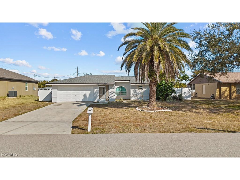 105 SE 44th Terrace Cape Coral FL 33904 2026008168 image1