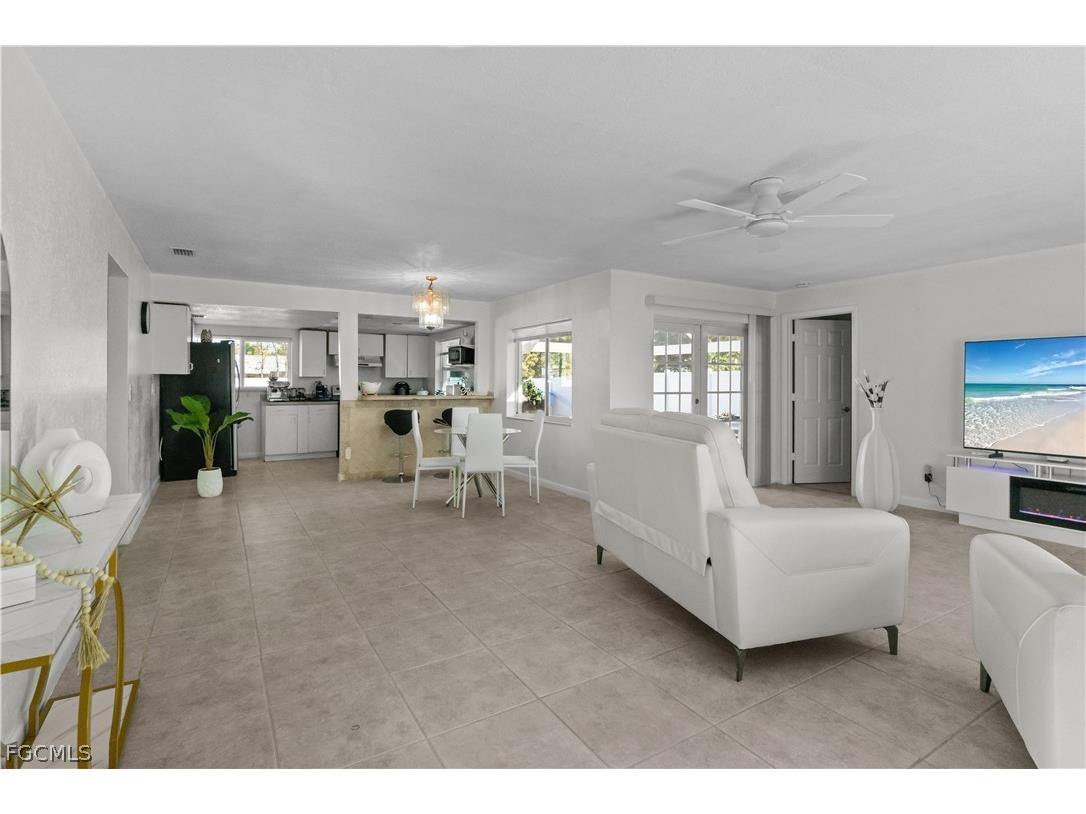 105 SE 44th Terrace Cape Coral FL 33904 2026008168 image3