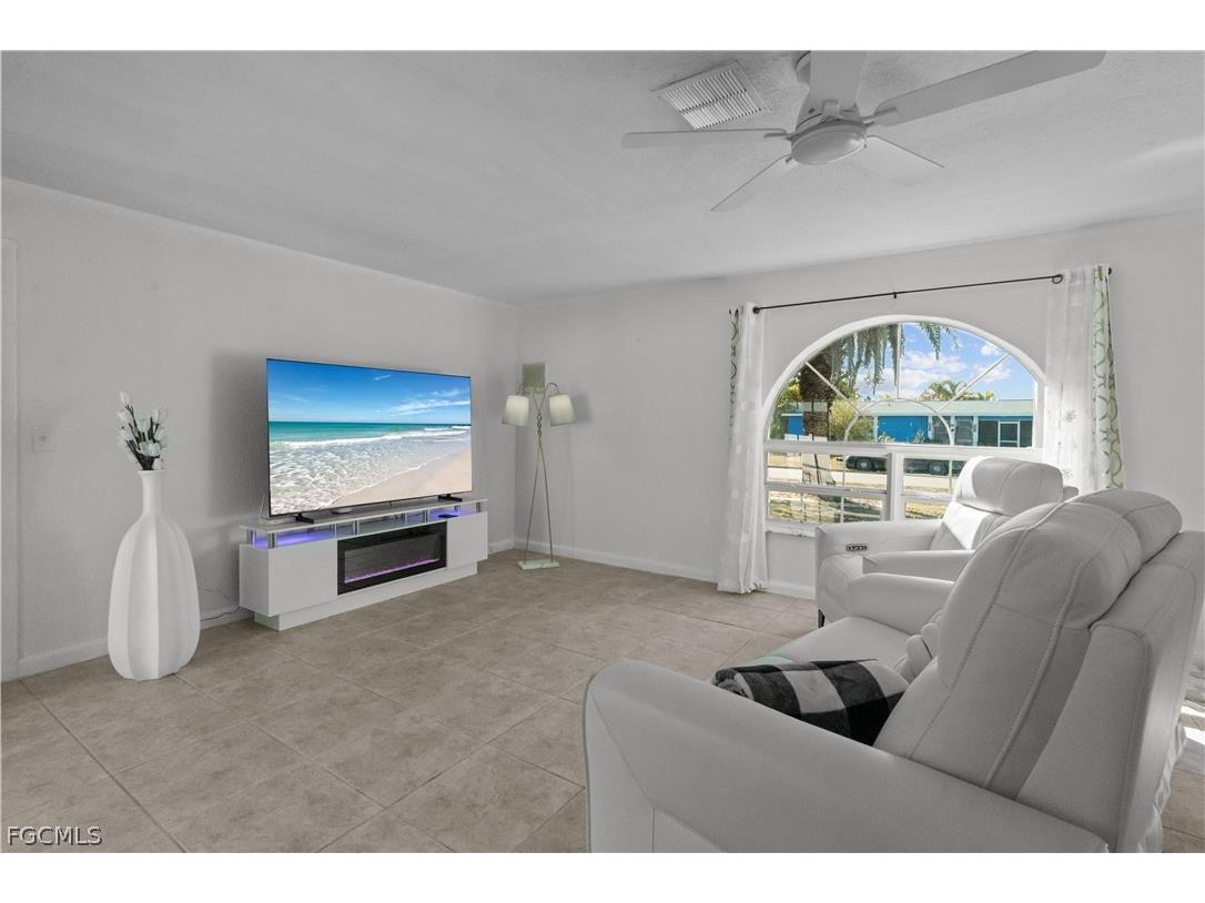 105 SE 44th Terrace Cape Coral FL 33904 2026008168 image4