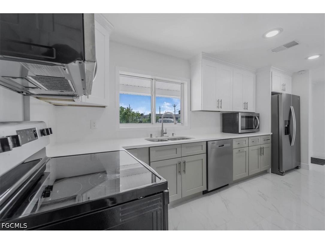 105 SE 45th Terrace Cape Coral FL 33904 2026012100 image2