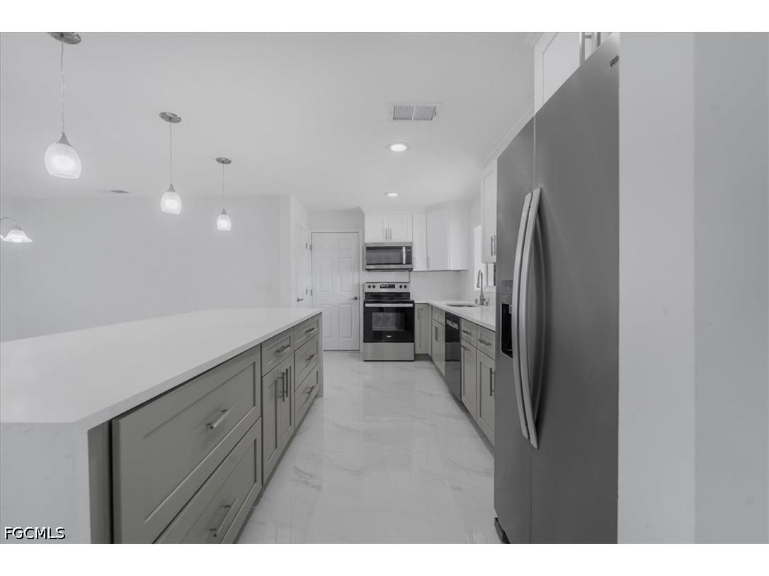 105 SE 45th Terrace Cape Coral FL 33904 2026012100 image3