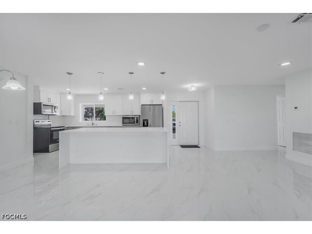 105 SE 45th Terrace Cape Coral FL 33904 2026012100 image6